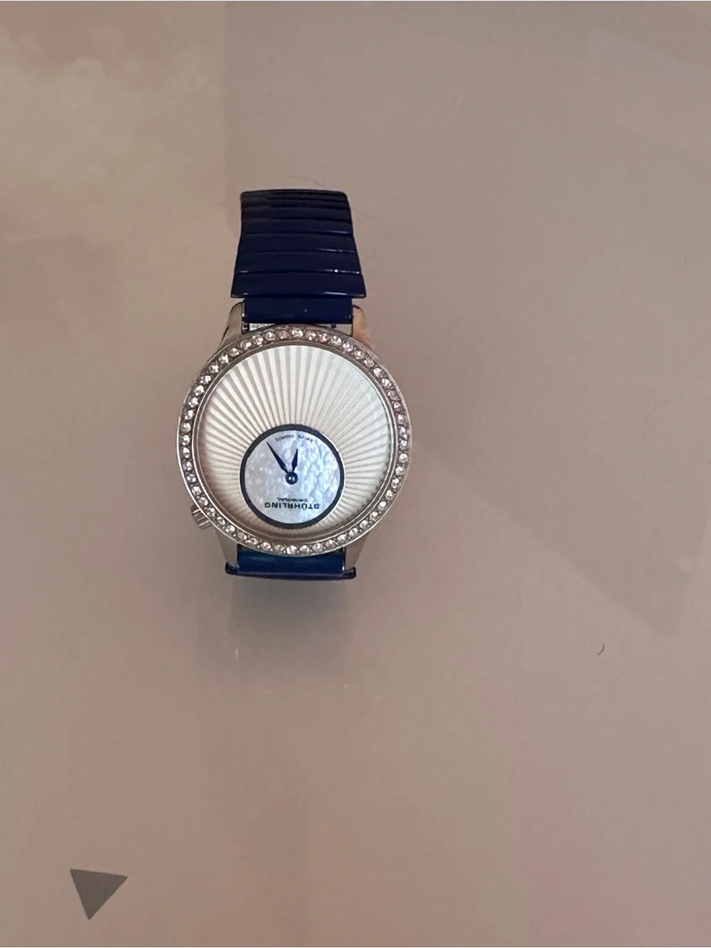 Stuhrling Original Vogue Radiant 336 - Mother of Pearl and Expandable Bracelet